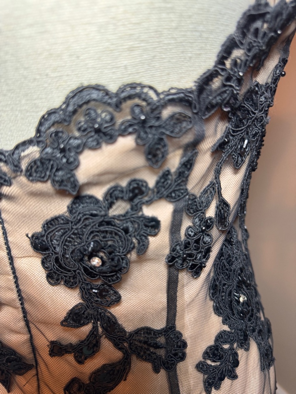 Jovani Black Lace Nude Illusion Mermaid Gown Halter Backless Formal Dress Size 6 - Picture 4 of 6